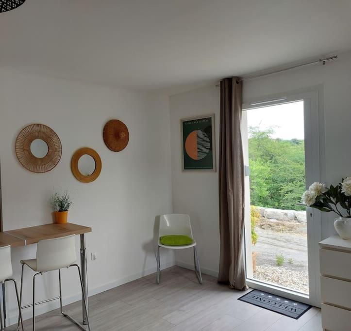 Joli studio en rez de jardin Mercuer Extérieur photo